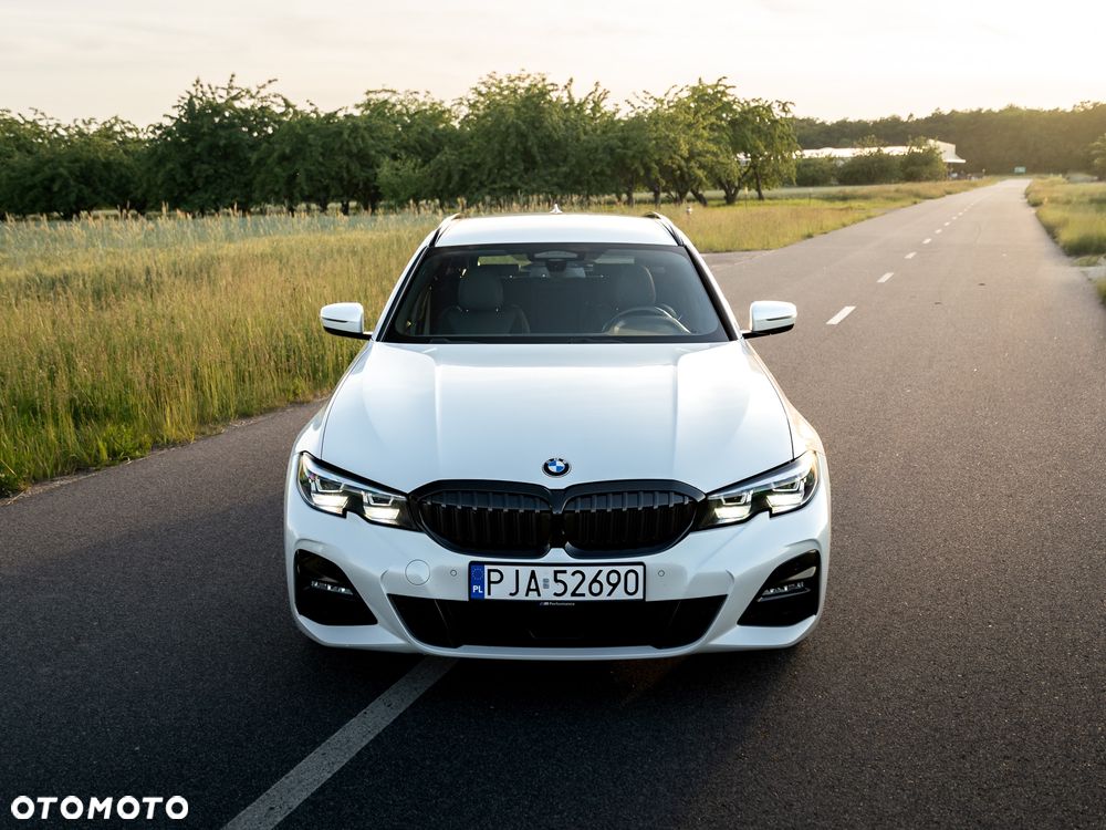BMW Seria 3 320d xDrive mHEV M Sport sport - 1