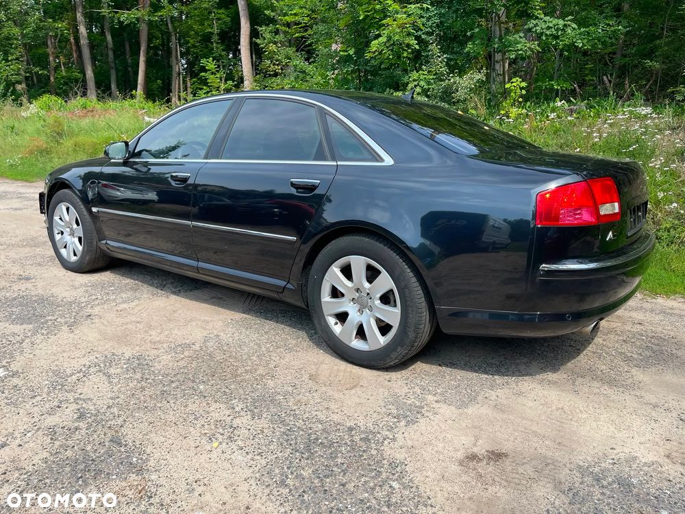 Audi A8 - 4