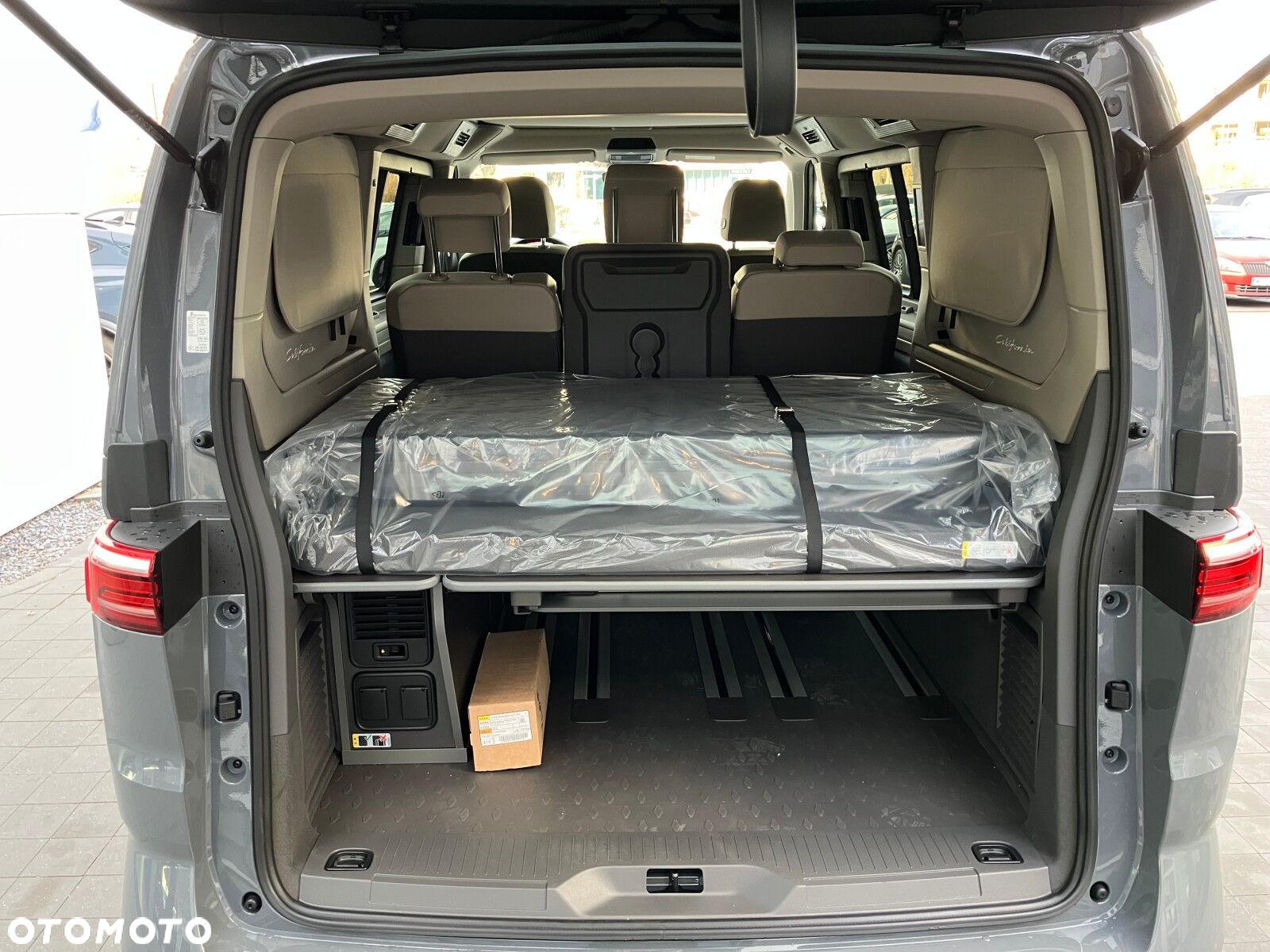 Volkswagen california Nowa California Beach silnik: 2,0 l TSI OPF 204 KM / skrzynia biegów: 7-biegowa DSG rozstaw osi: 3124 mm - 33