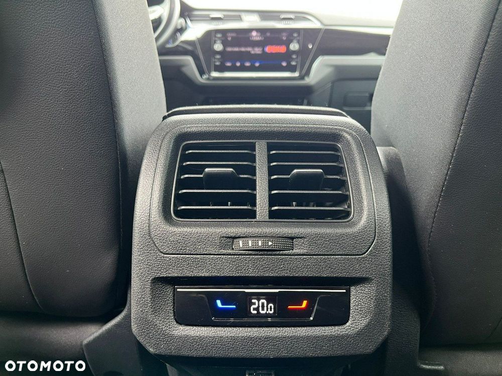 Volkswagen Touran - 33