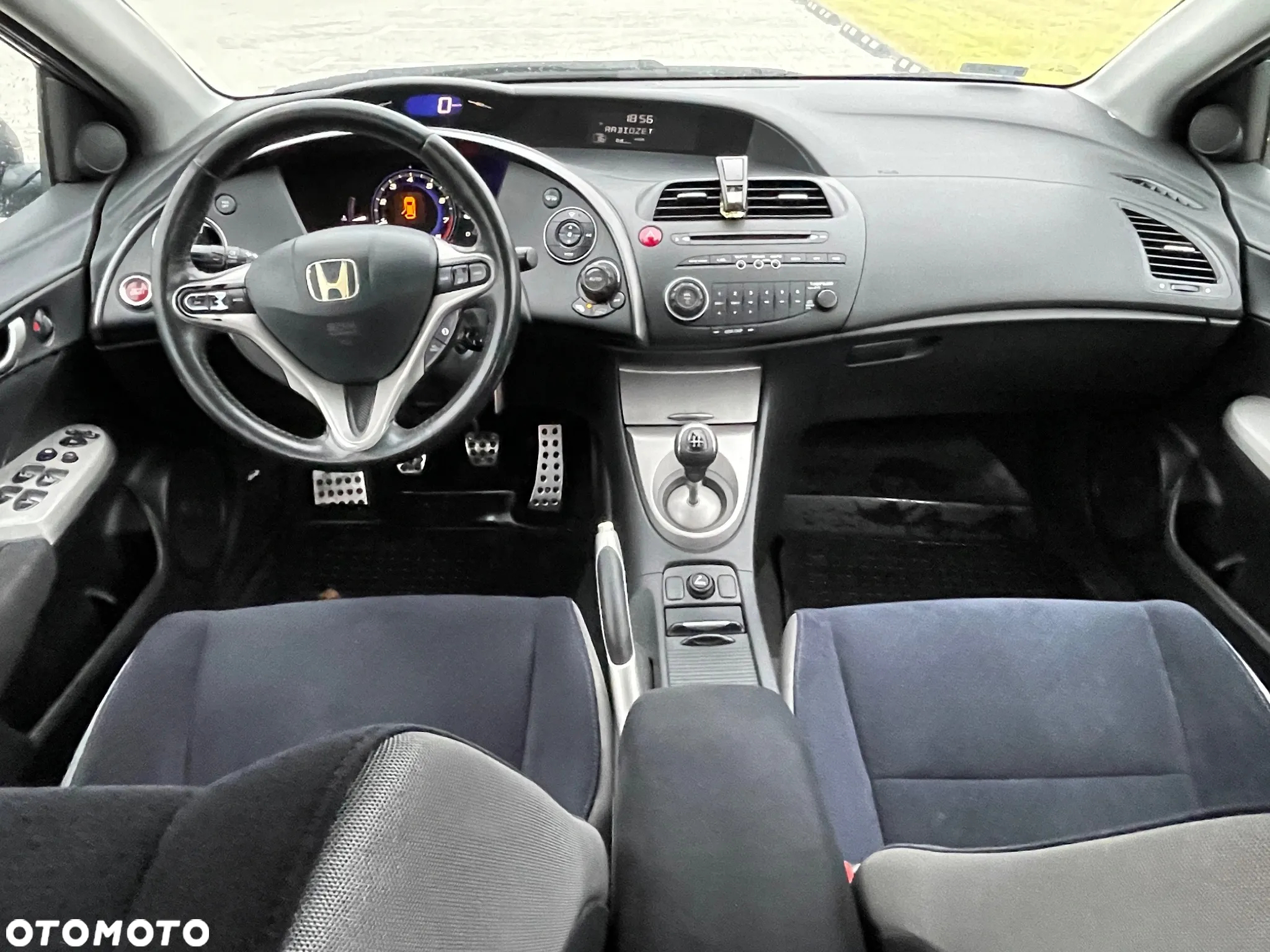 Honda Civic 1.8 Executive - 9