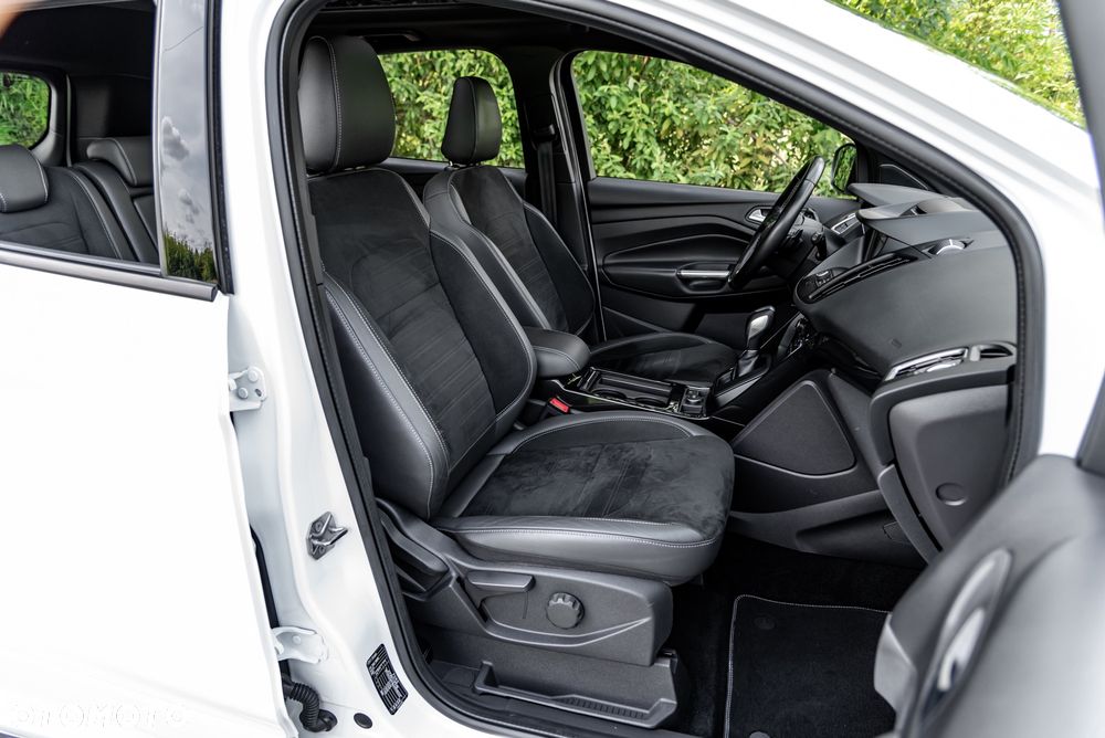 Ford Kuga 2.0 TDCi 4x4 ST-Line - 28