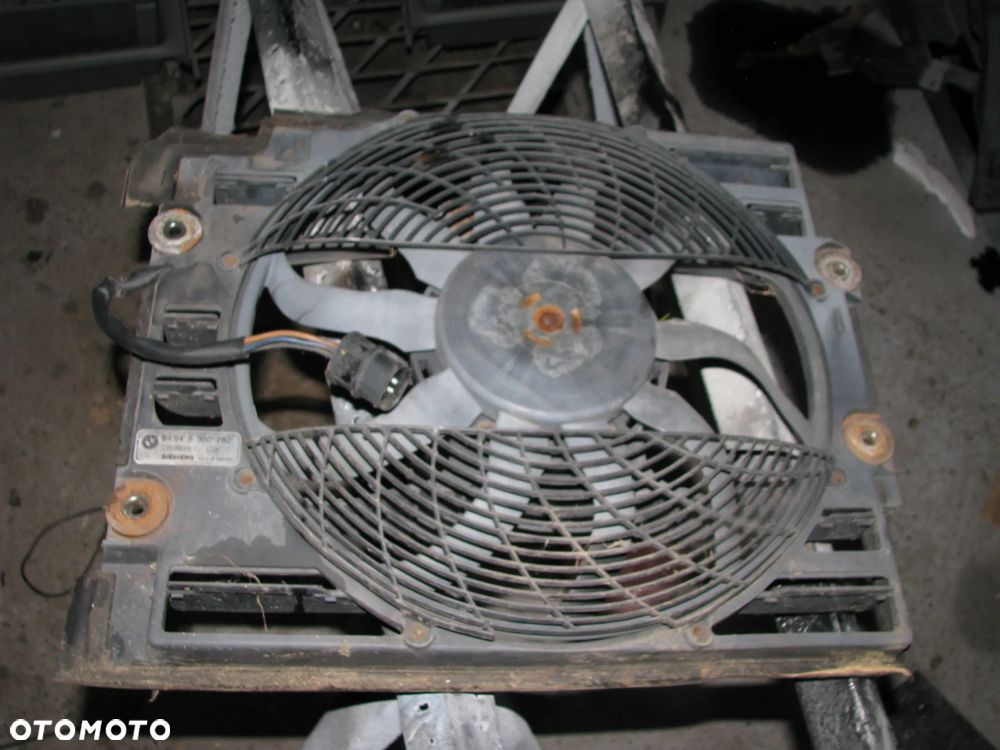WENTYLATOR CHŁODNICY BMW 5 E39 2.5 i 8380780 - 1