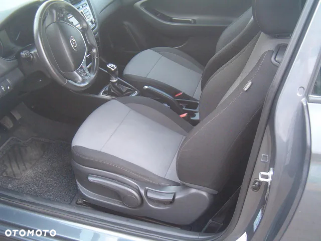 Hyundai i20 - 21