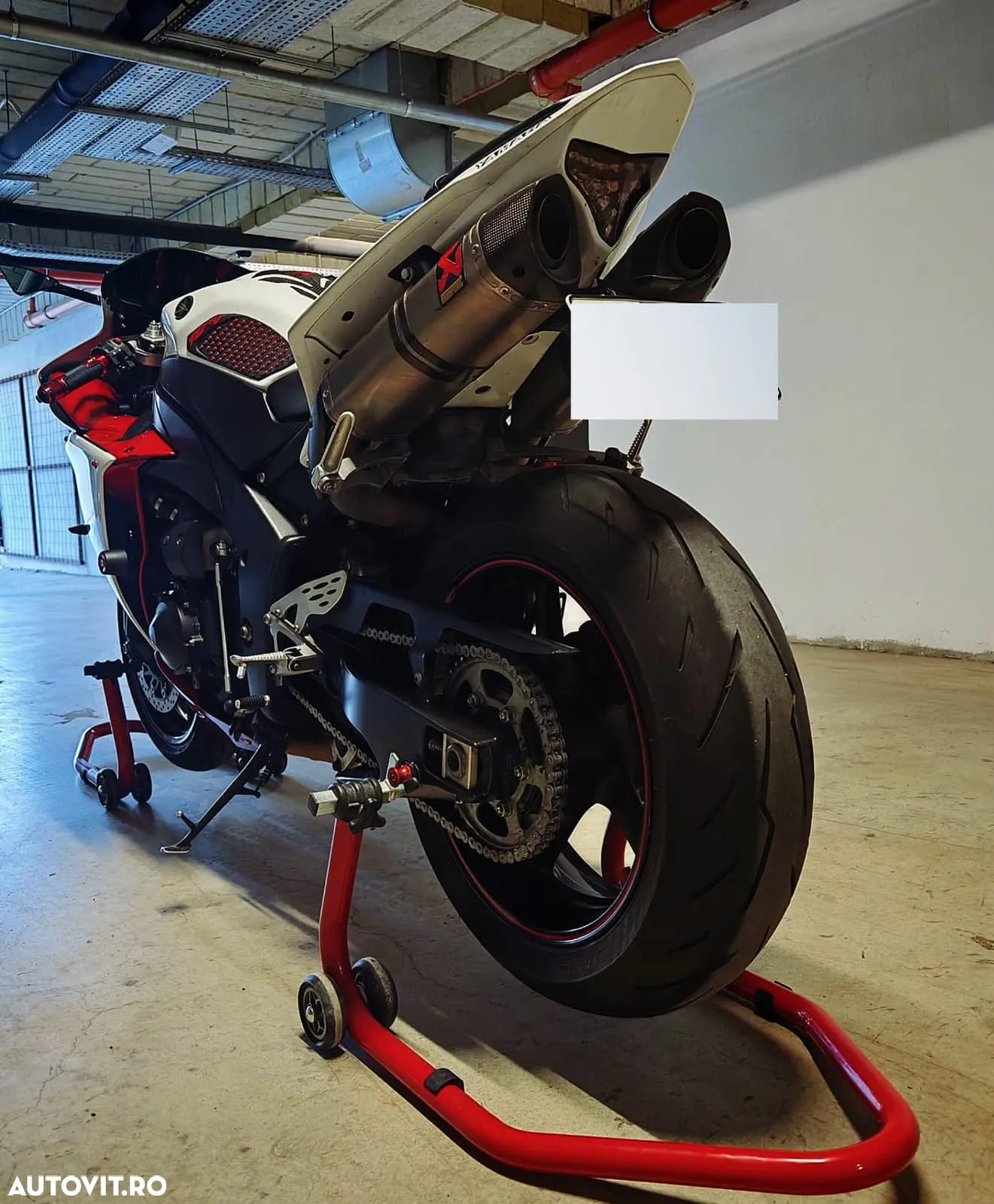 Yamaha YZF 1000 R1 - 5