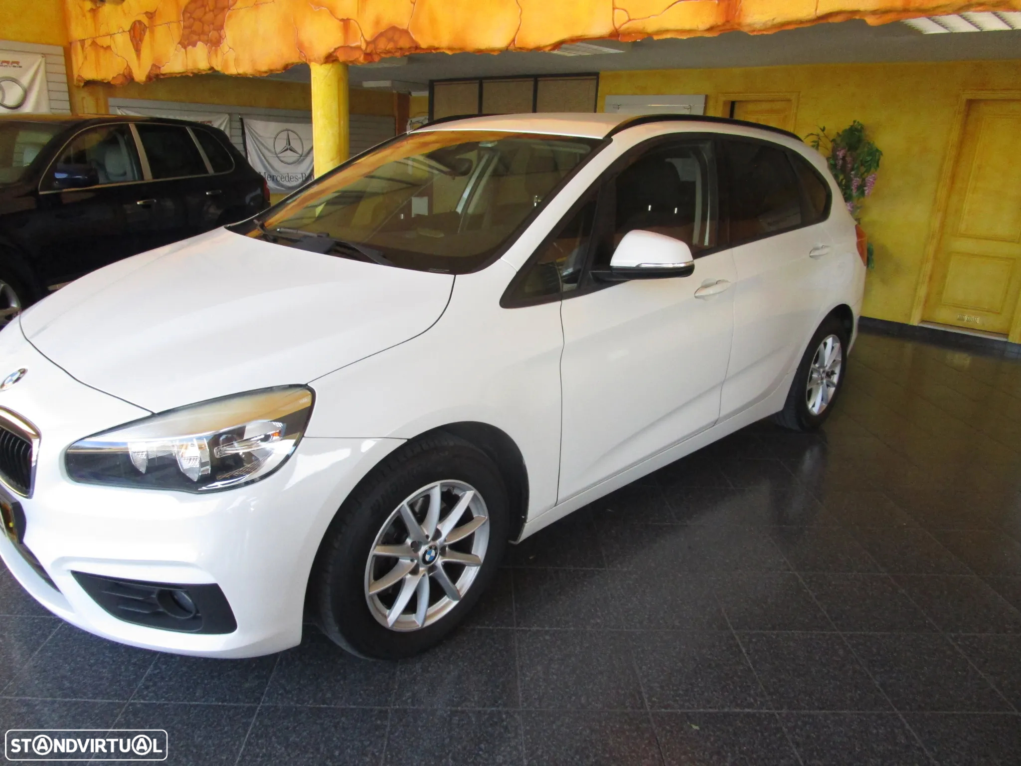 BMW 216 Active Tourer d Line Luxury Auto - 34