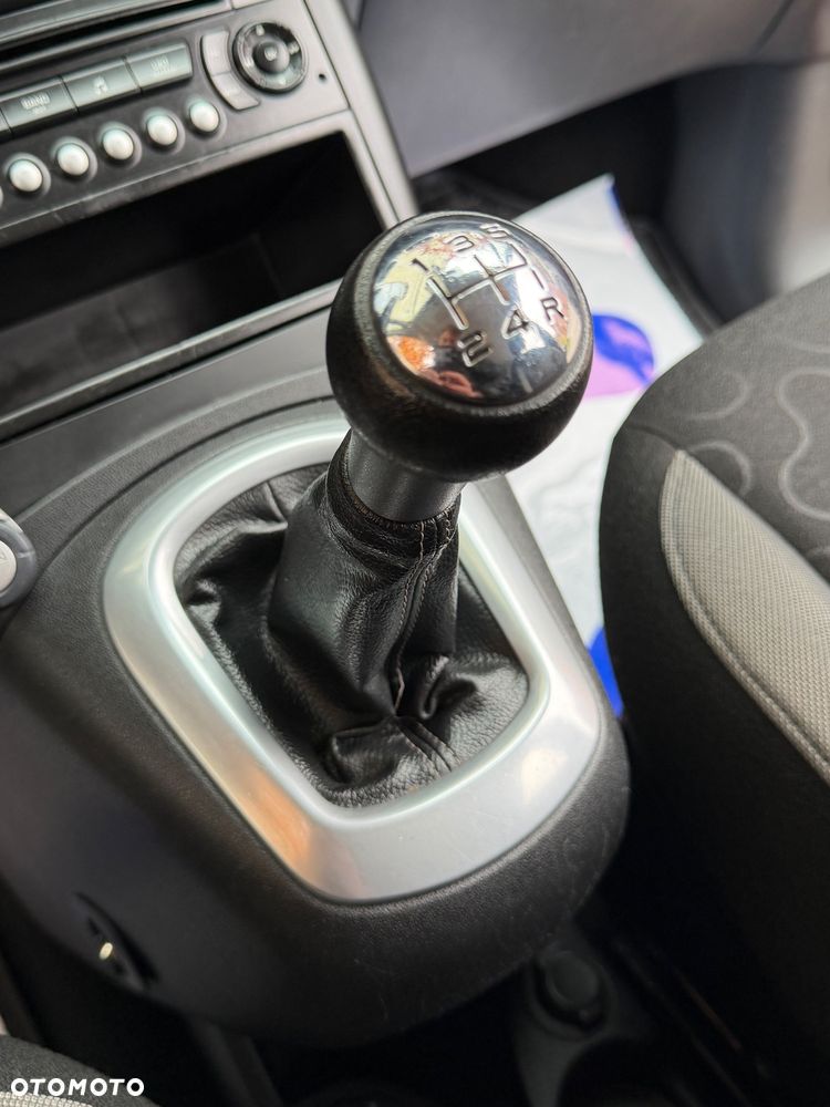 Citroën C3 Picasso 1.4i Exclusive - 28