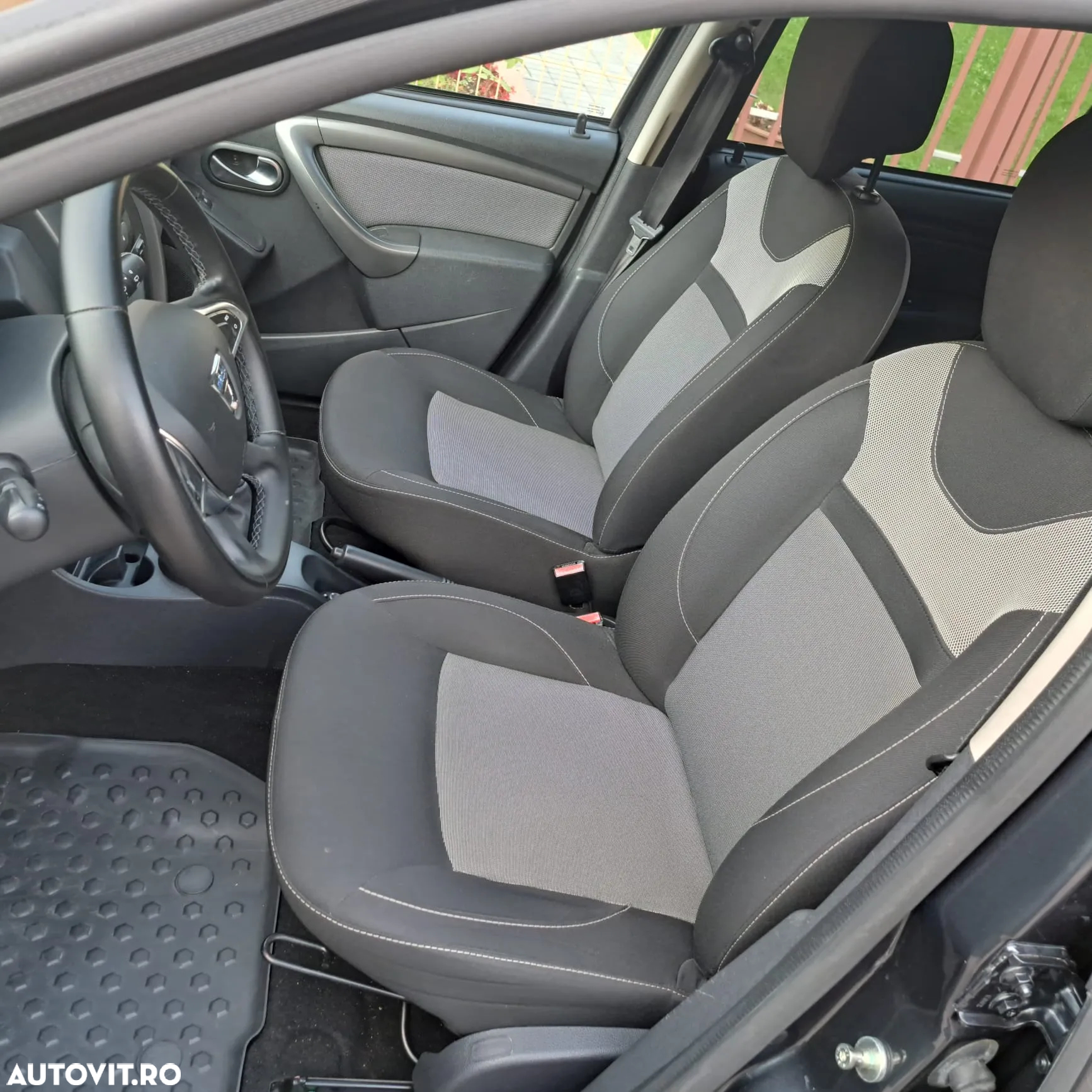 Dacia Duster 1.5 dCi 4x2 Laureate - 14
