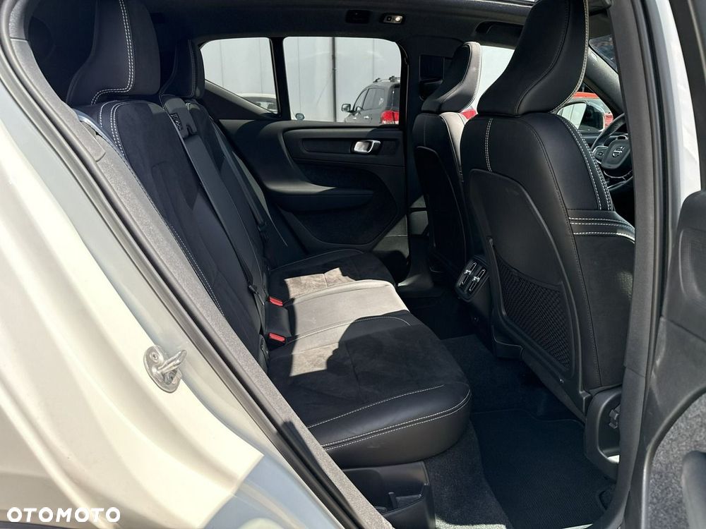 Volvo XC 40 T3 R-Design - 19
