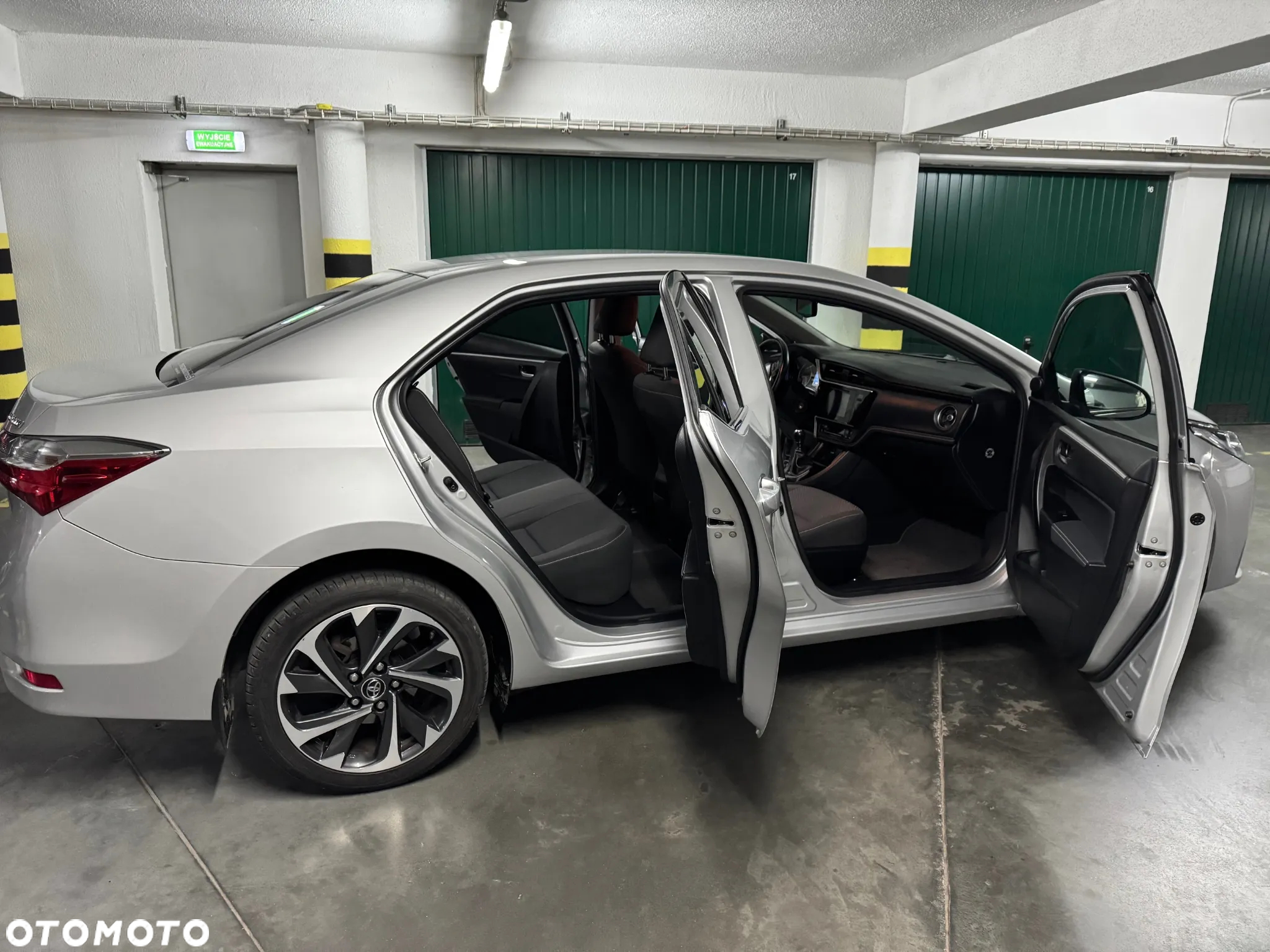 Toyota Corolla 1.6 Comfort - 9