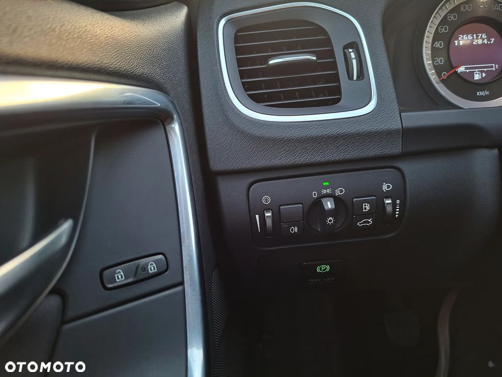 Volvo S60 D3 Momentum - 28