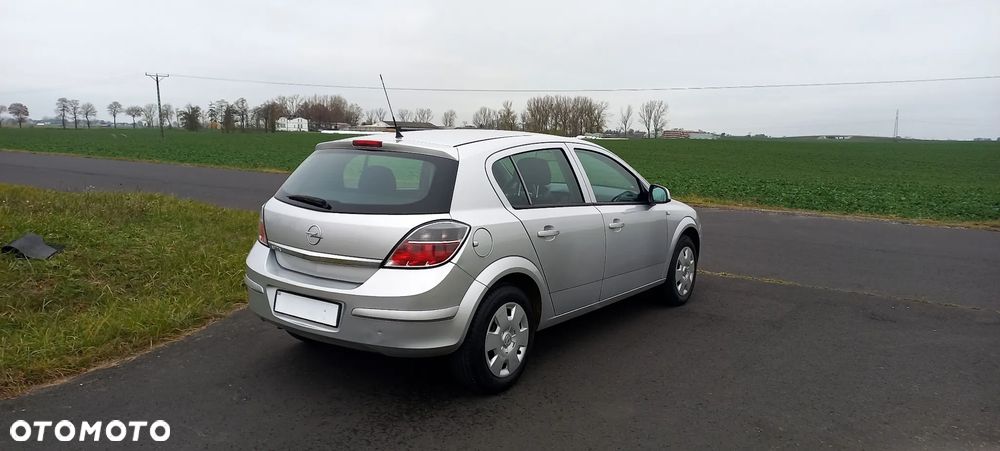 Opel Astra 1.6 Exklusiv - 9