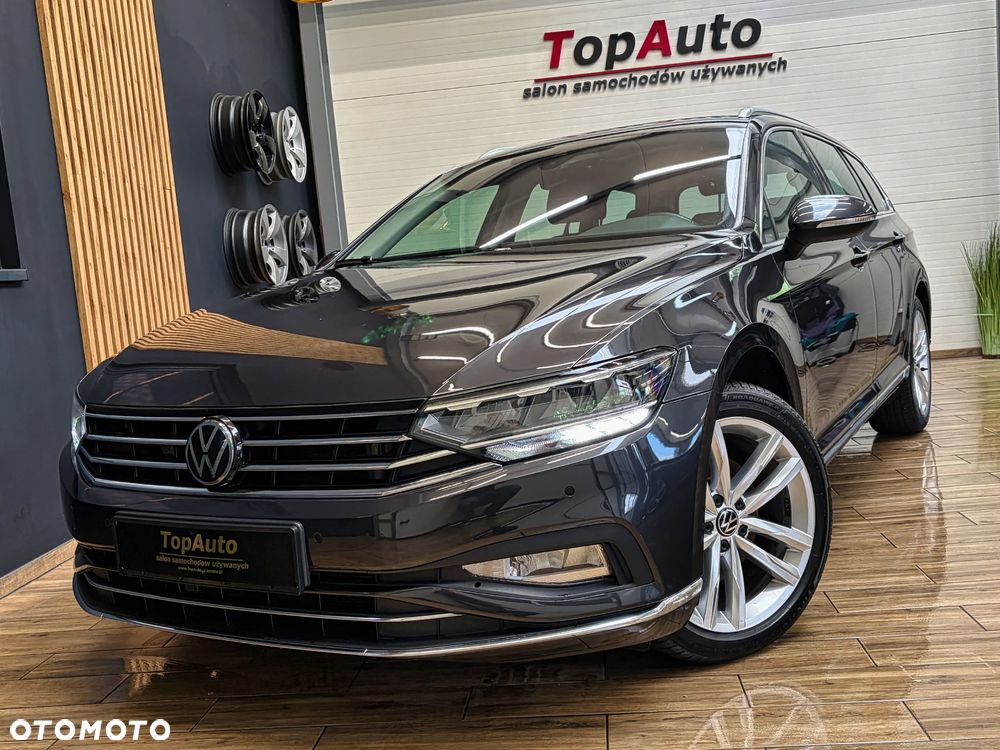 Volkswagen Passat - 1