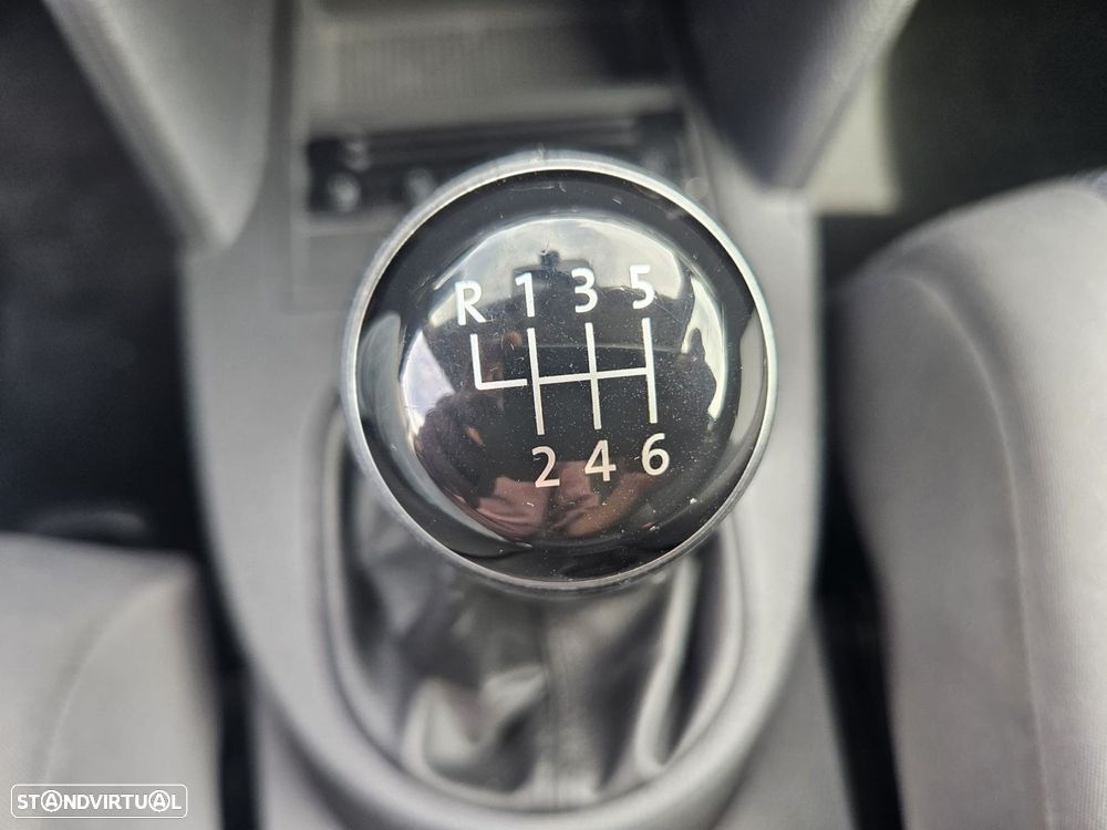 VW Touran 1.6 TDI Blue.Trendline 7L - 42