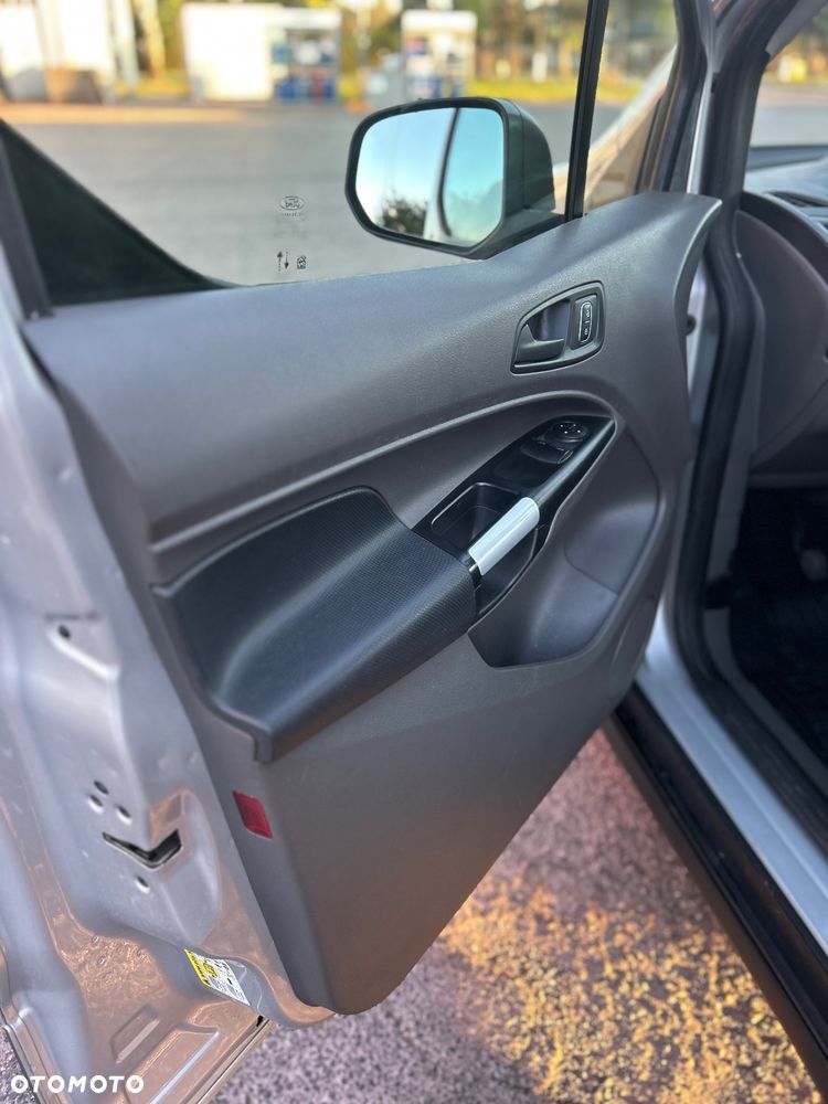 Ford Transit Connect - 13