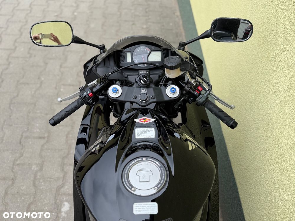Honda CBR - 35