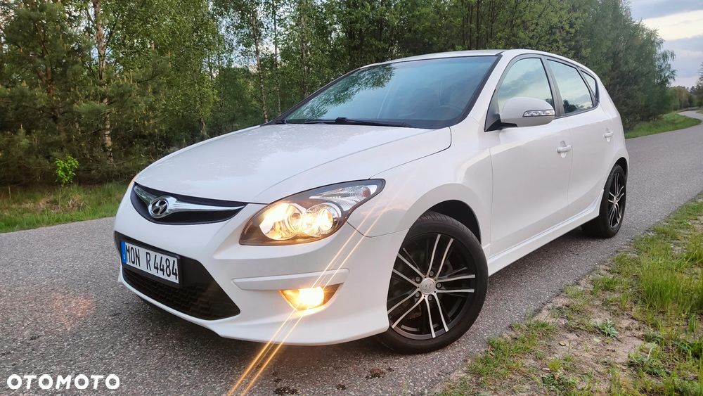 Hyundai i30 1.6 CRDi FIFA WM Edition - 1