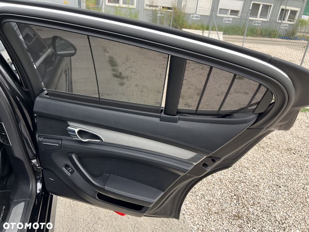 Porsche Panamera - 27