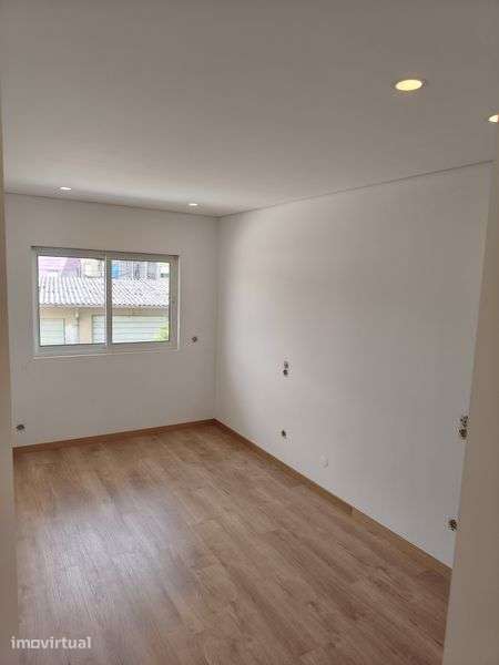 Apartamento T3 Renovado - Grande imagem: 4/12