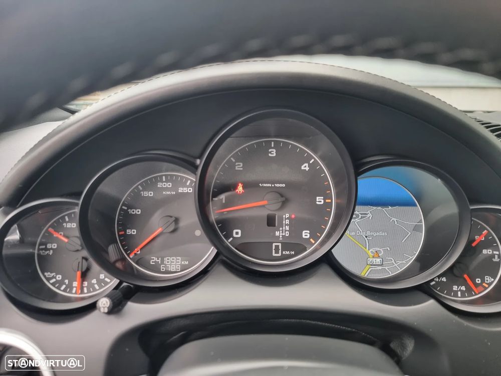 Porsche Cayenne Standard - 16