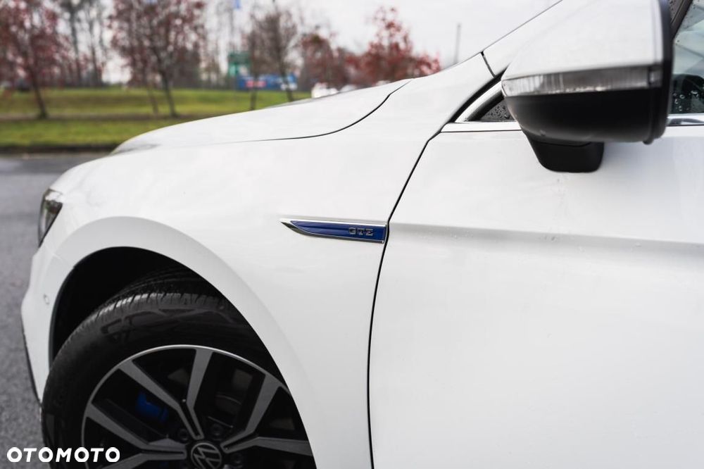 Volkswagen Passat - 9