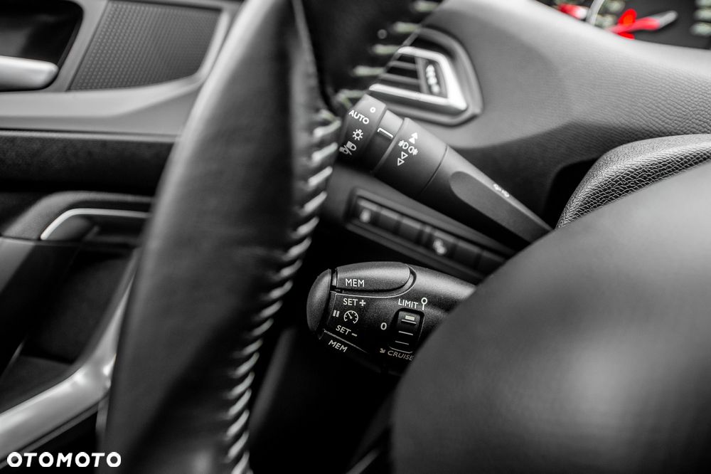 Peugeot 308 155 THP Premium - 23