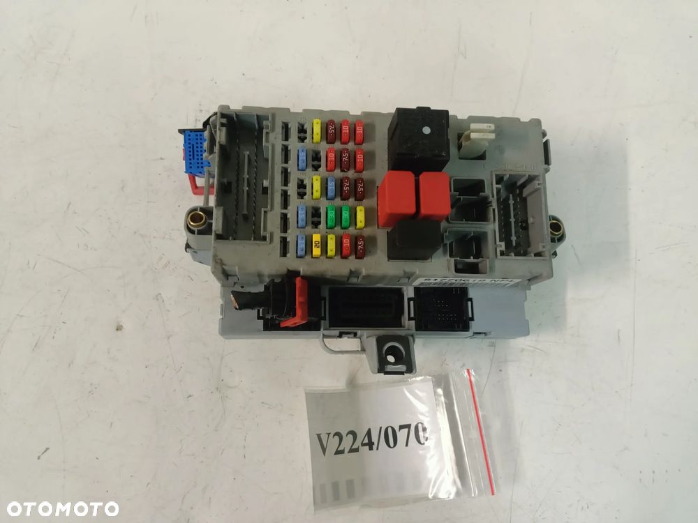SKRZYNKA BEZPIECZNIKÓW FIAT DOBLO 00-10 51770619 NO V224/070 - 1