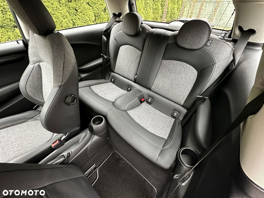 MINI Cooper Classic Trim - 18