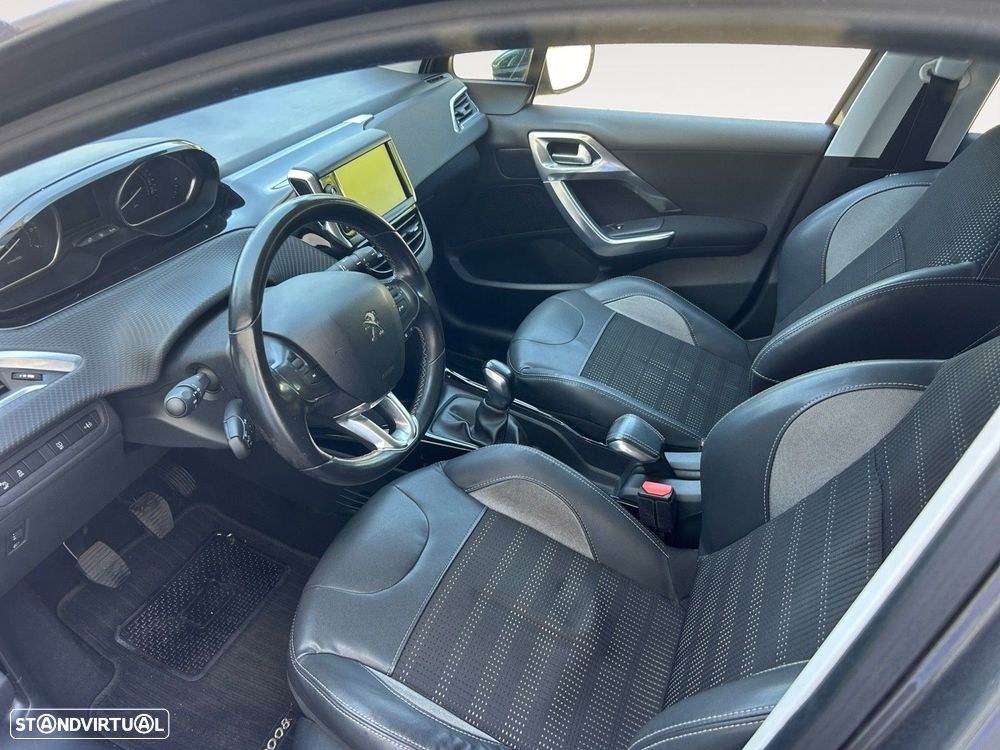 Peugeot 2008 1.2 PureTech Allure - 9