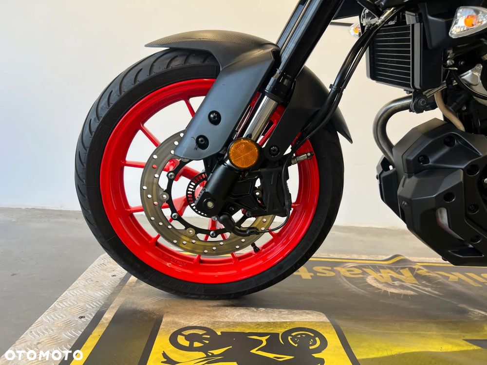 Yamaha MT - 8