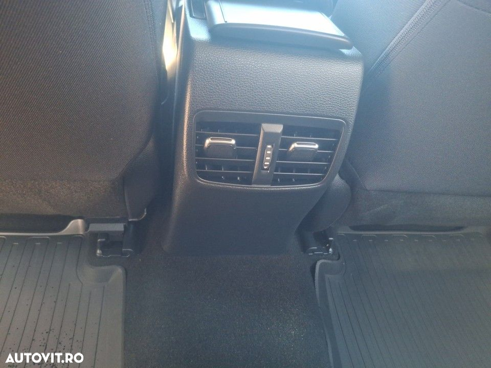 Toyota Corolla - 23