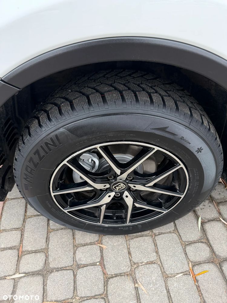 Toyota RAV4 2.0 D-4D Premium 4x2 - 18