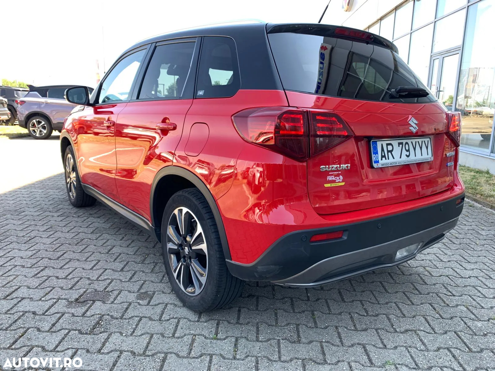 Suzuki Vitara 1.4 Boosterjet AllGrip MHEV Luxus - 4
