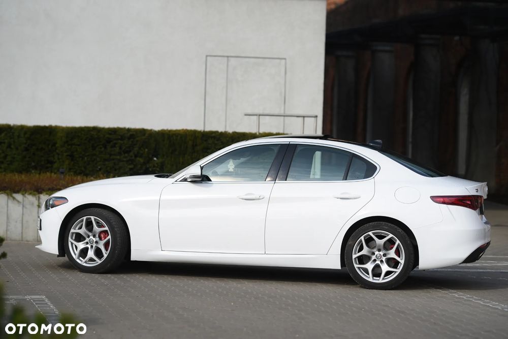 Alfa Romeo Giulia 2.0 Turbo 16V AT8-Q4 Sprint - 3
