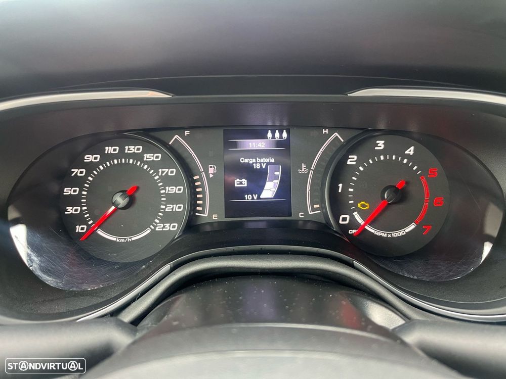 Fiat Tipo Station Wagon 1.3 M-Jet Lounge - 32