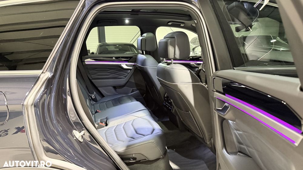 Volkswagen Touareg 3.0 V6 e-Hybrid 4Motion Aut. Elegance - 24