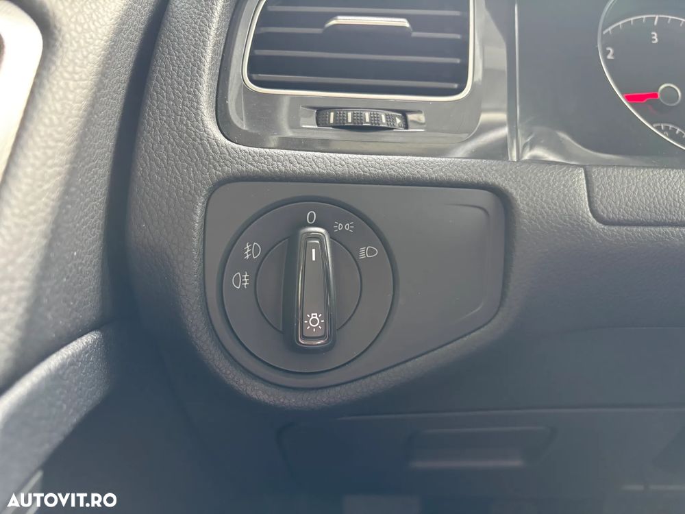 Volkswagen Golf 1.6 TDI Comfortline - 16