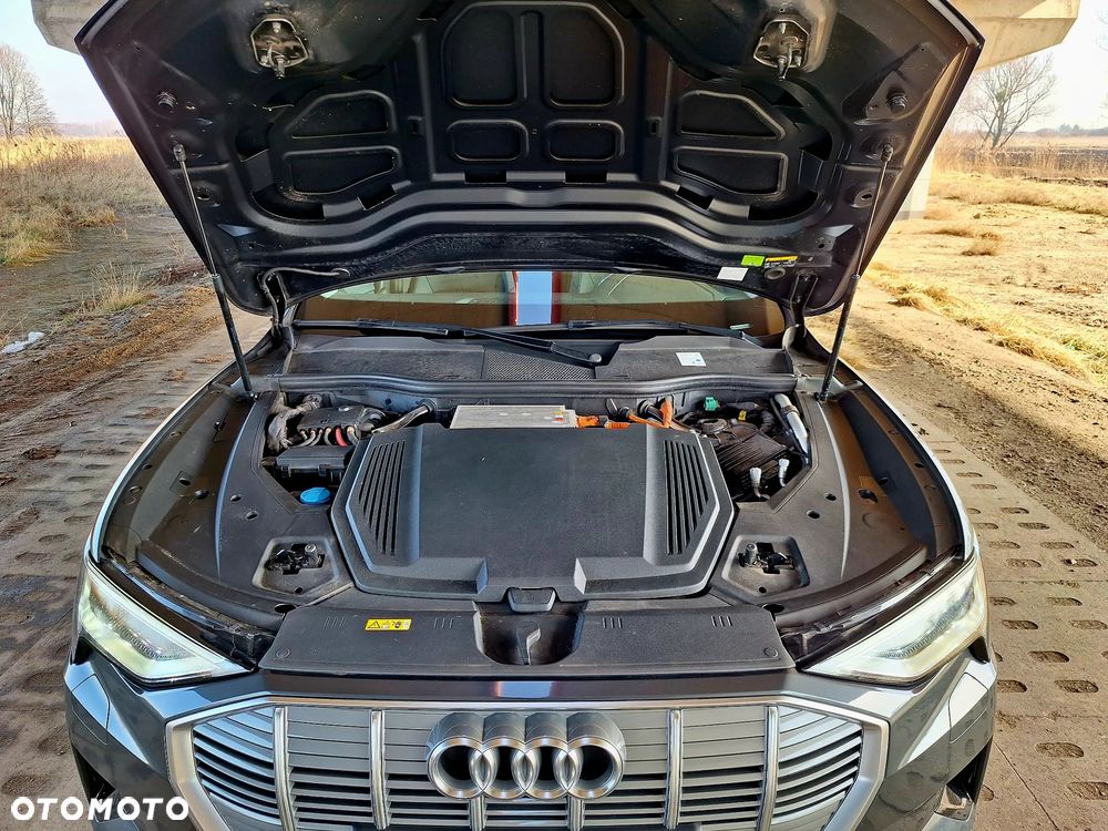 Audi e-tron 55 Quattro Advanced - 32