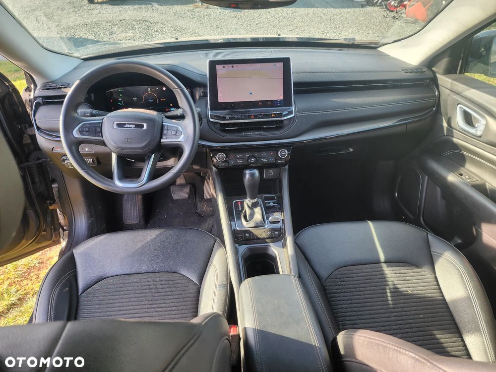Jeep Compass - 22