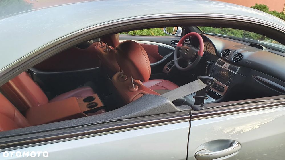 Mercedes-Benz CLK - 18