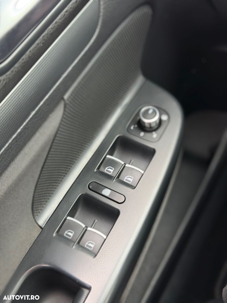 Volkswagen Golf 2.0 TDI DPF DSG Style - 10