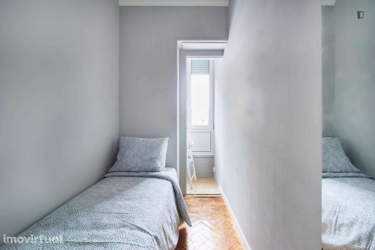 Quarto - localizado em Amadora Lisbon - Grande imagem: 2/29