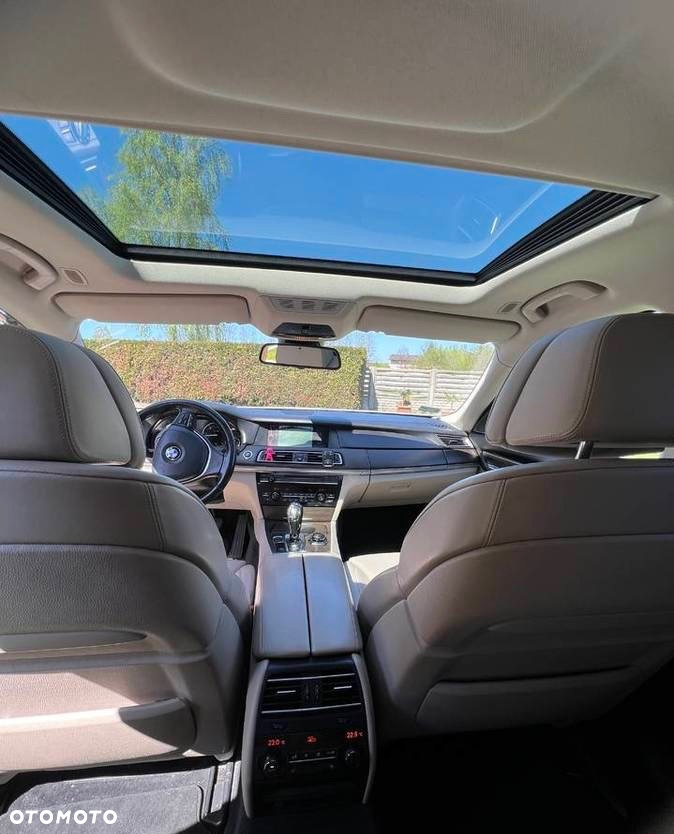 BMW Seria 7 740d - 8