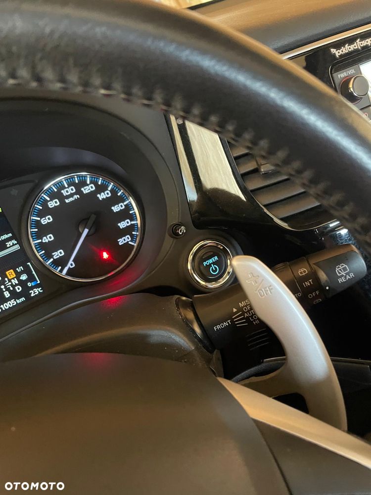 Mitsubishi Outlander 2.0 4WD Top - 10
