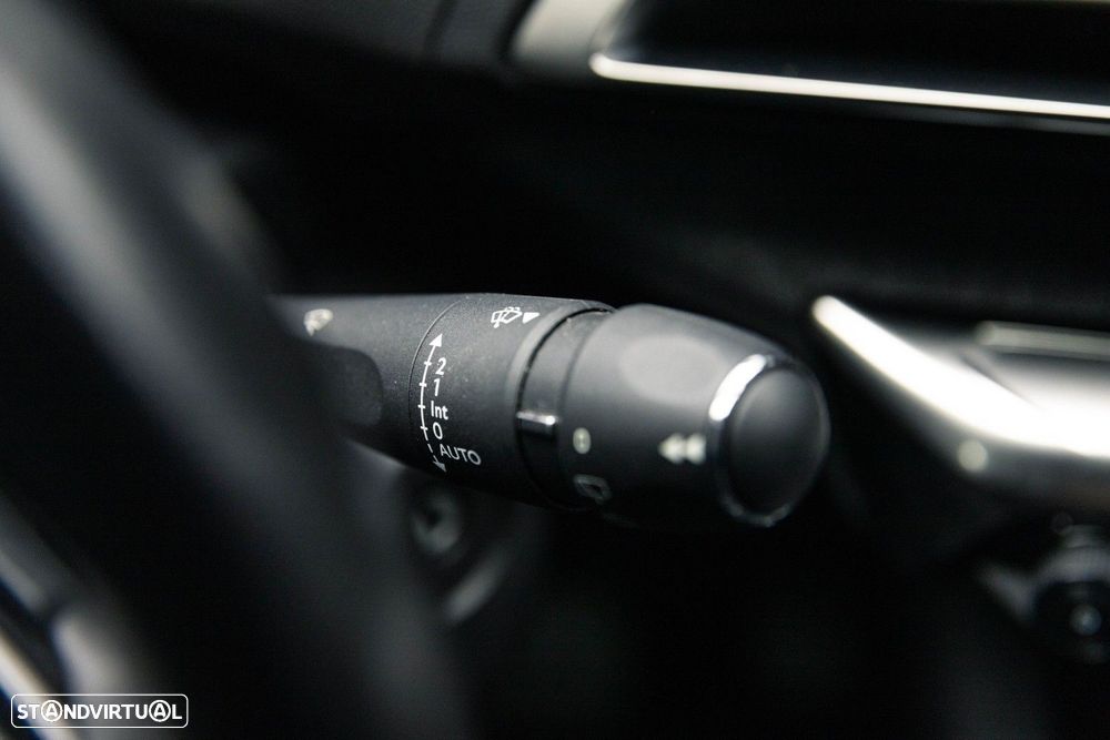 Peugeot 5008 1.5 BlueHDi Allure EAT8 - 32