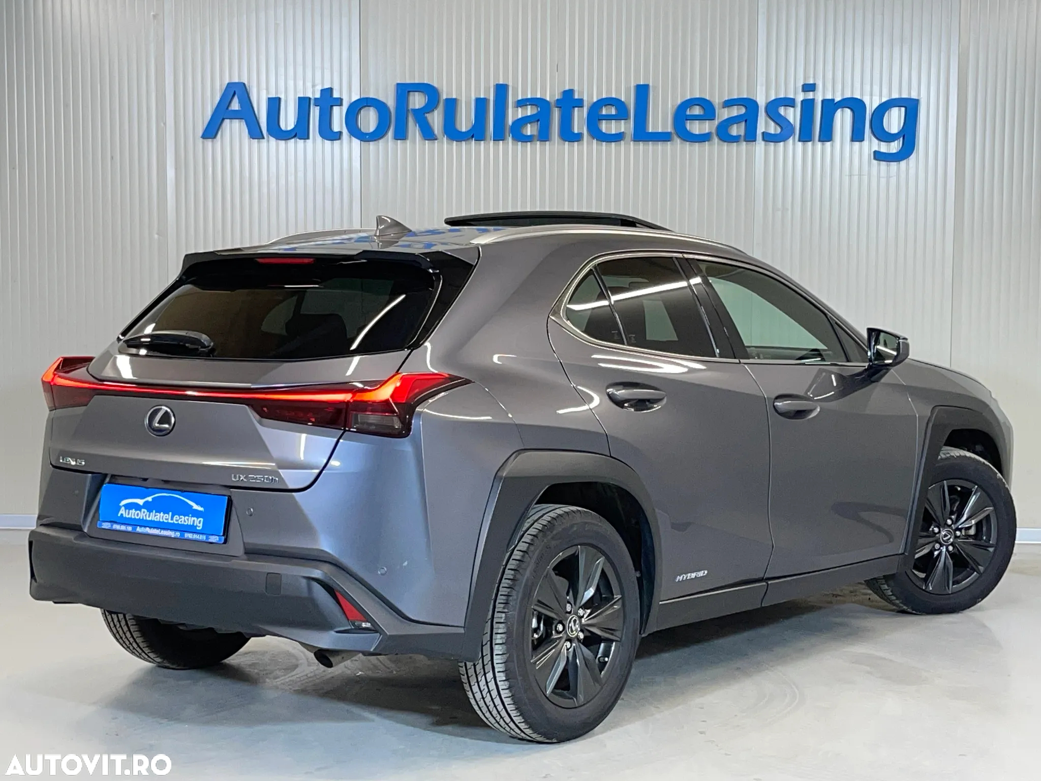 Lexus UX 250h 2.0L HEV 20H- (178 HP) 4X4 CVT Luxury - 3