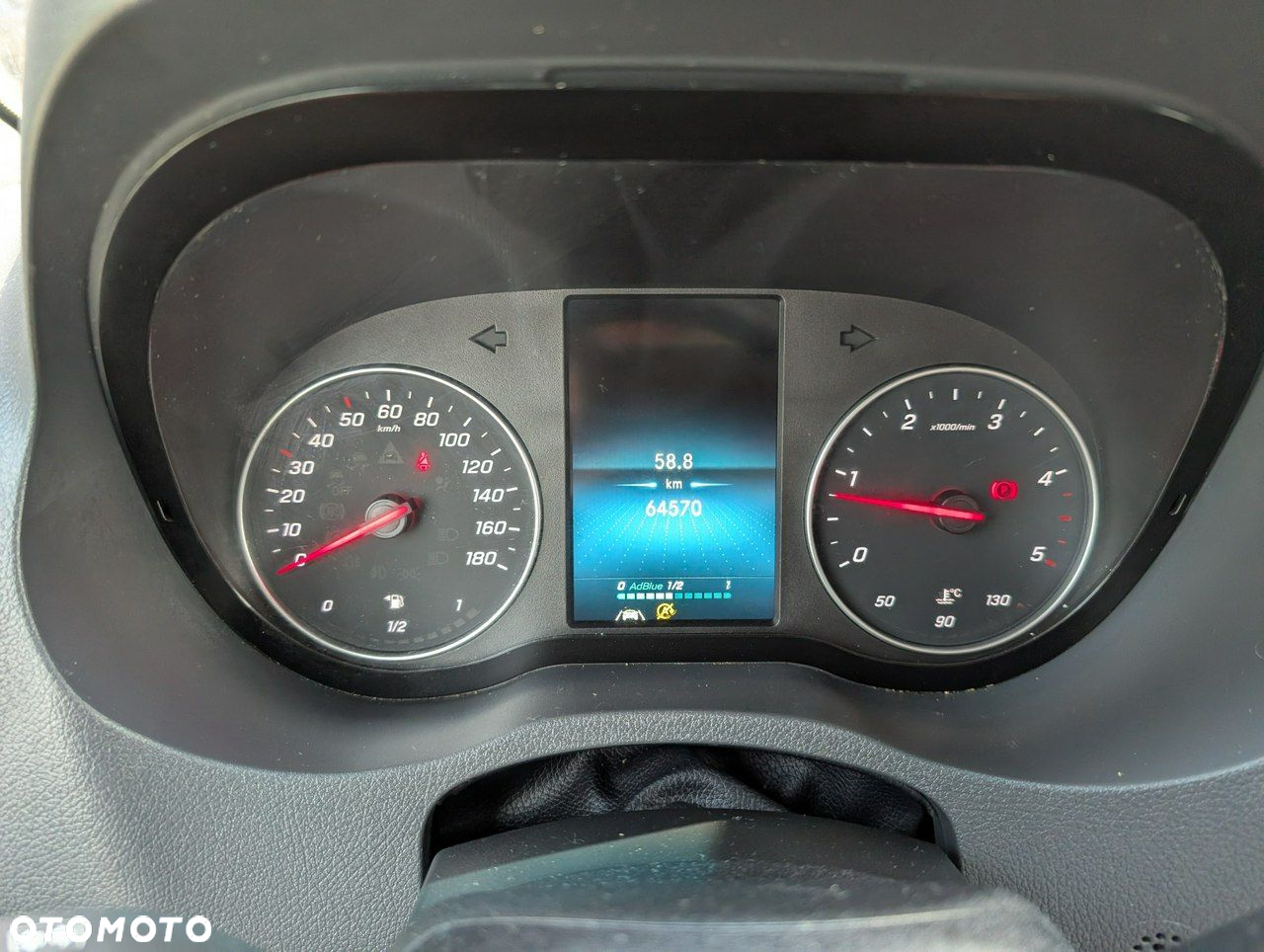 Mercedes-Benz Sprinter - 14