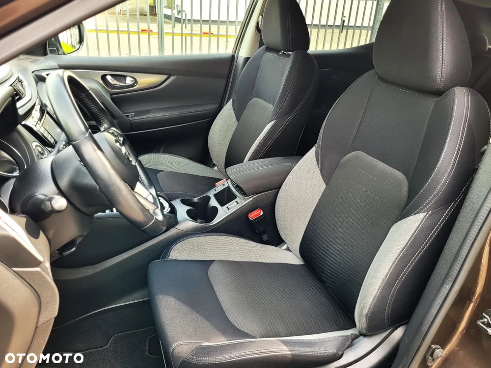 Nissan Qashqai 1.2 DIG-T N-Connecta Xtronic EU6 - 23