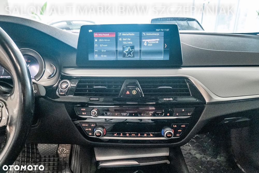 BMW Seria 5 520d xDrive - 17