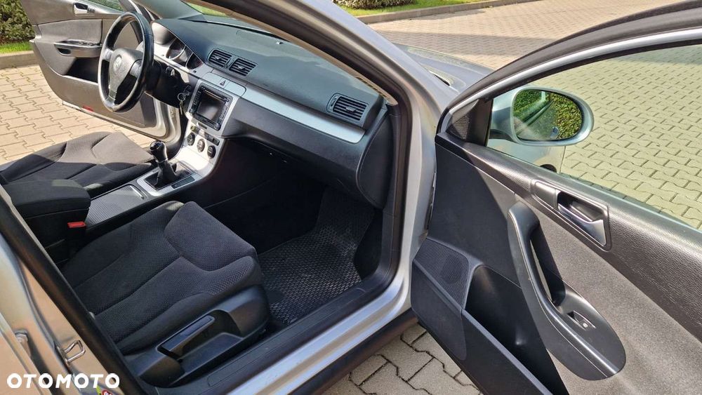 Volkswagen Passat 1.8 TSI Highline - 17